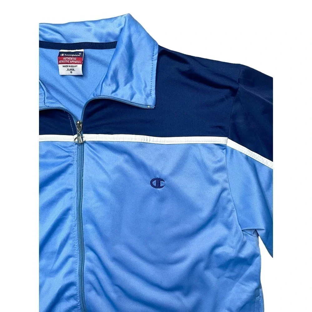 Champion features hand